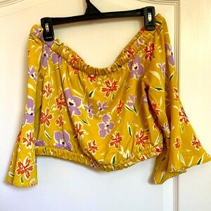 NWT BCBG Crop Too w Bell Sleeves